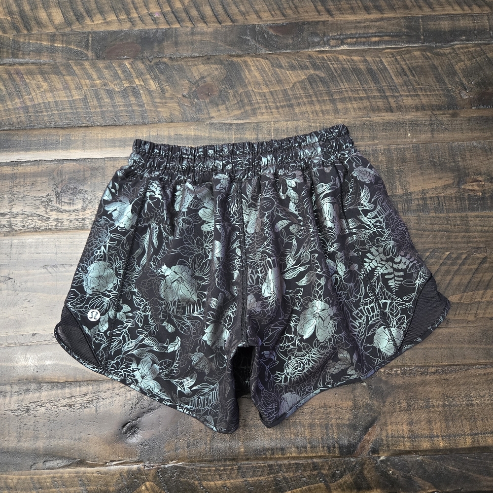 LULULEMON Hotty Hot Shorts | 2 - Picture 2 of 7
